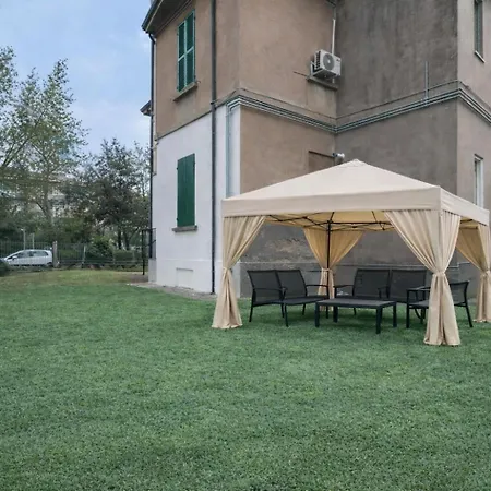 Oasi Garden House, Relax E Giardino A 포를리