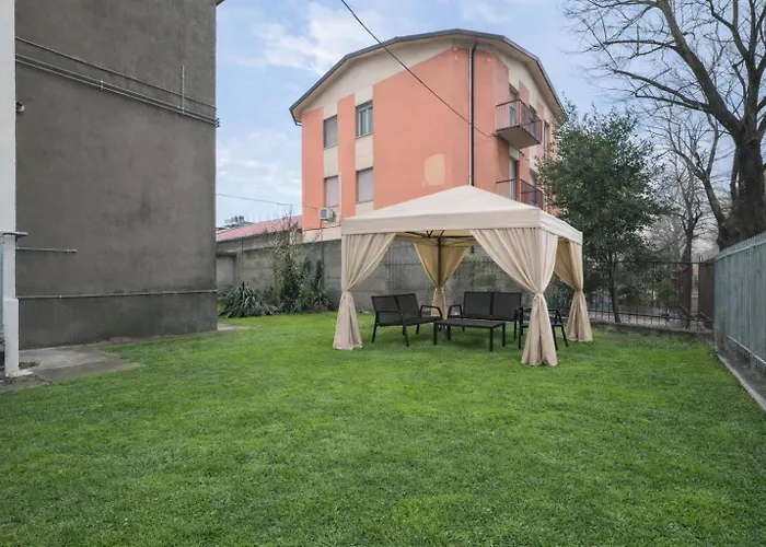 Oasi Garden House, Relax E Giardino A דירה